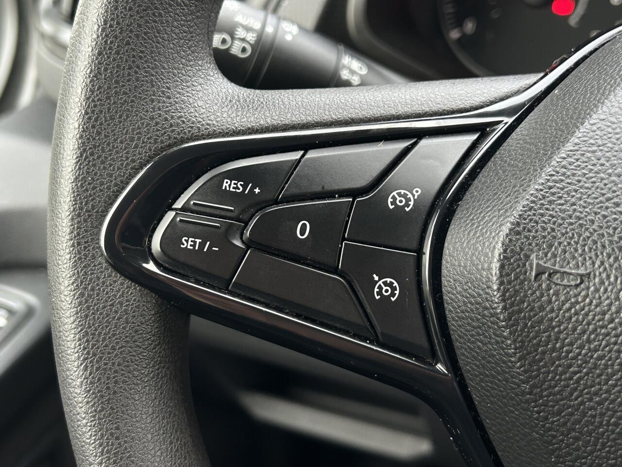 Renault TRAFIC 2.0 dCi / L2H1 / DUBBEL CABINE / 6-PERSOONS DUBBELE CABINE / AIRCO / CRUISE / NAVI / BLUETOOTH / PDC