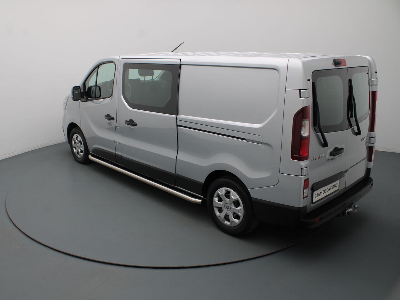 Renault TRAFIC 2.0 dCi 130pk T29 L2H1 DC Work Edition Camera | Cruise | Navi | Parkeersens. v+a | Trekhaak
