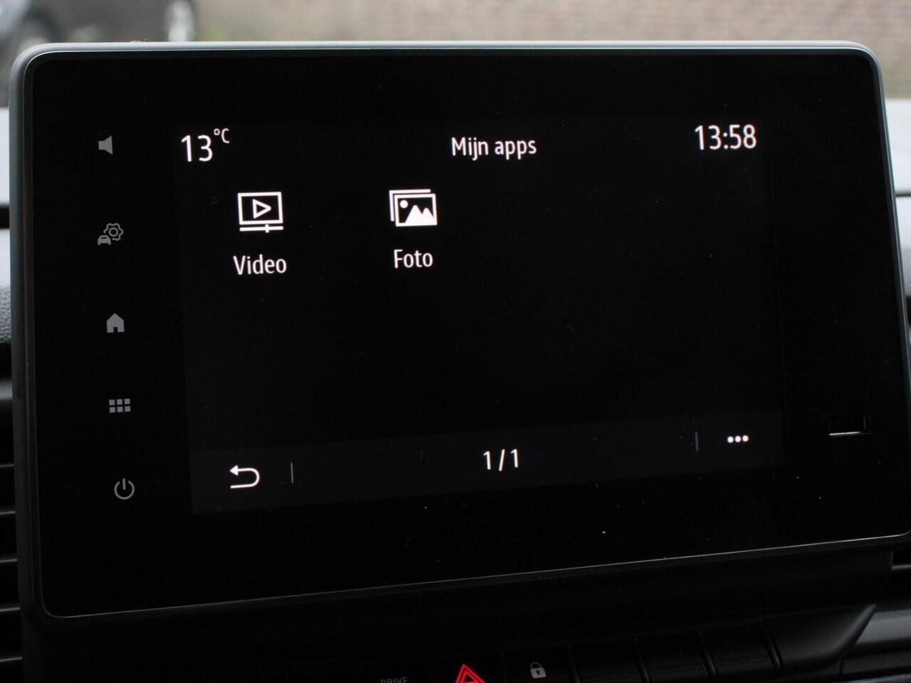 Renault TRAFIC 2.0 T30 L2H1 Advance Navigatie Airco Lichtmetalen velgen Betimmering Trekhaak Camera Parkeersensoren