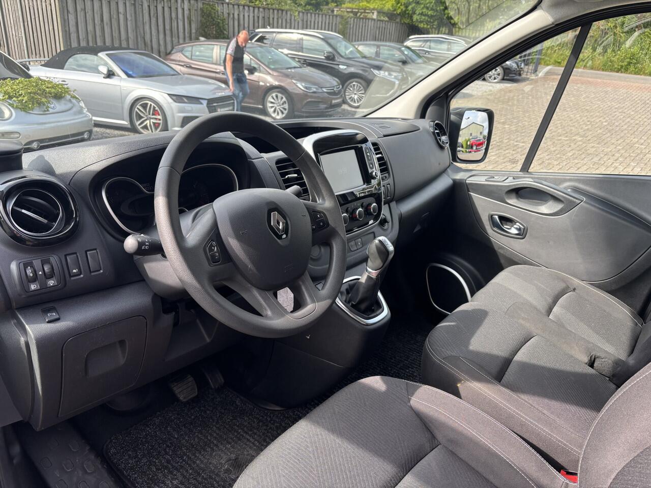 Renault TRAFIC 2.0 dCi 145PK Autpomaat L2H1 DC Luxe 6-Pers. / Navigatie / Full-LED