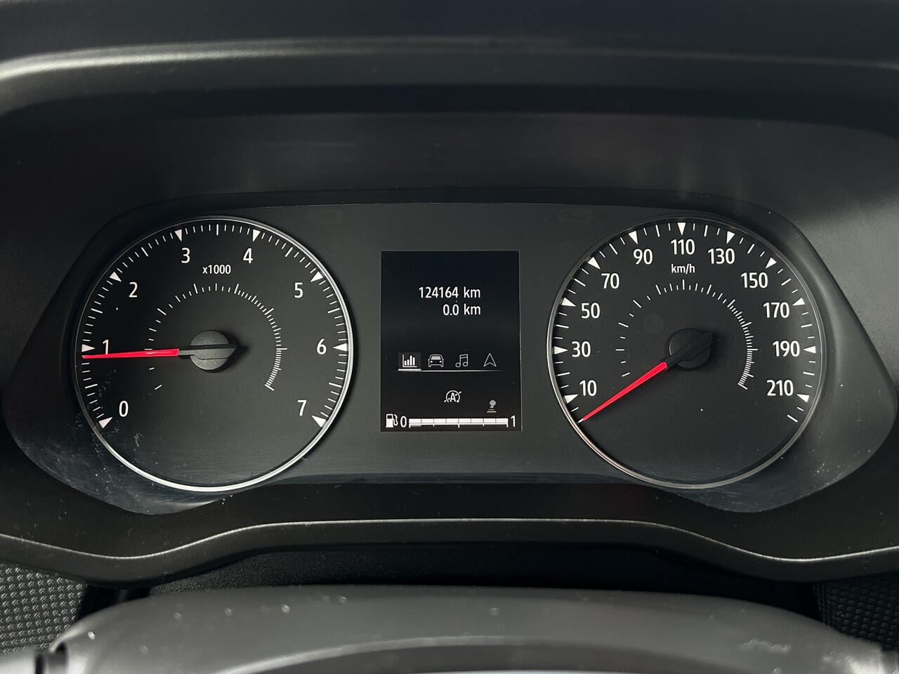 Renault TRAFIC 2.0 dCi / L2H1 / DUBBEL CABINE / 6-PERSOONS DUBBELE CABINE / AIRCO / CRUISE / NAVI / BLUETOOTH / 3-ZITS / PDC