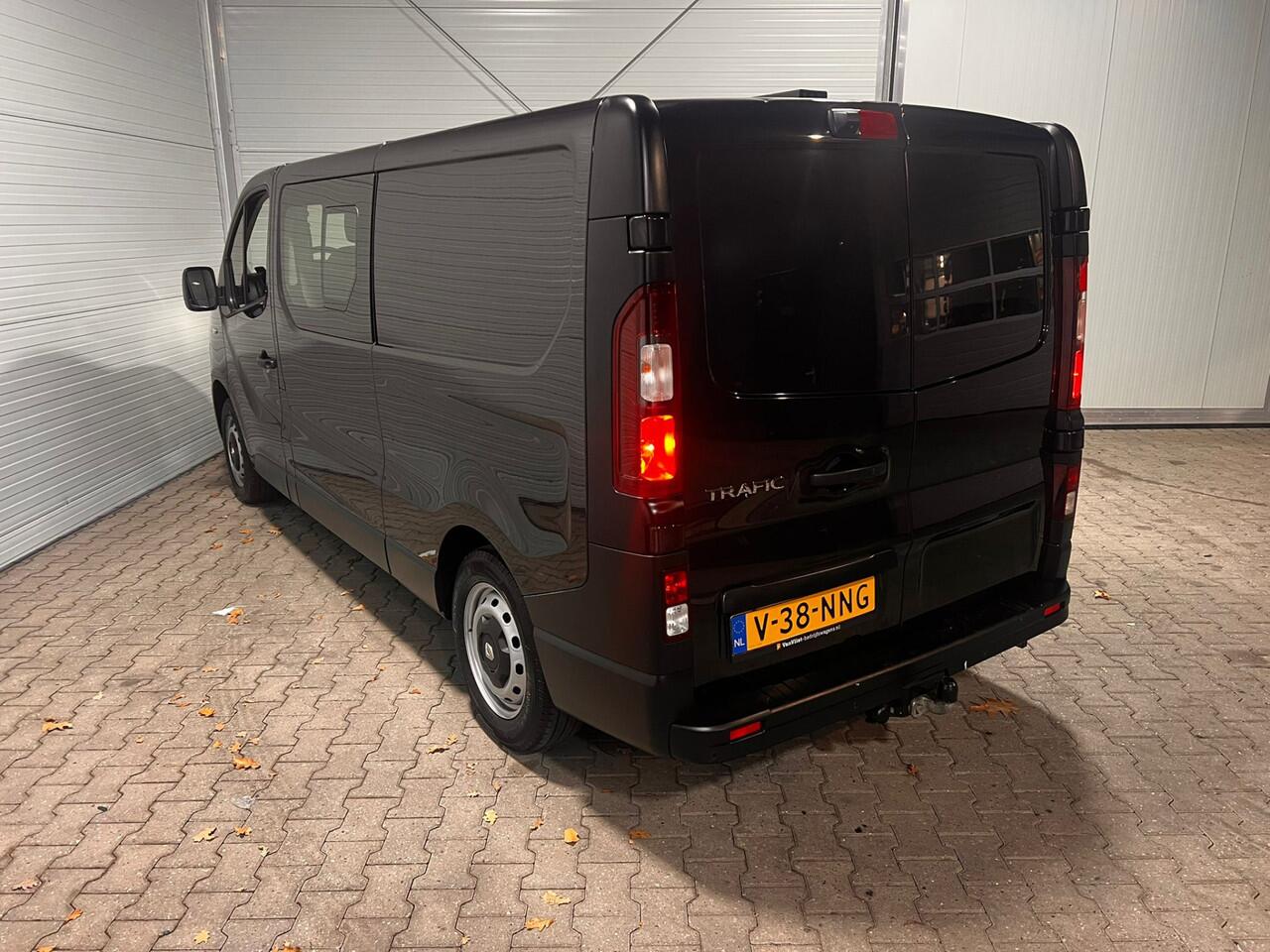 Renault TRAFIC 2.0 dCi 120 T29 L2H1 DC Luxe 6 persoonsuitvoering VVB437 BPM vrij! Benut nu nog uw voordeel!