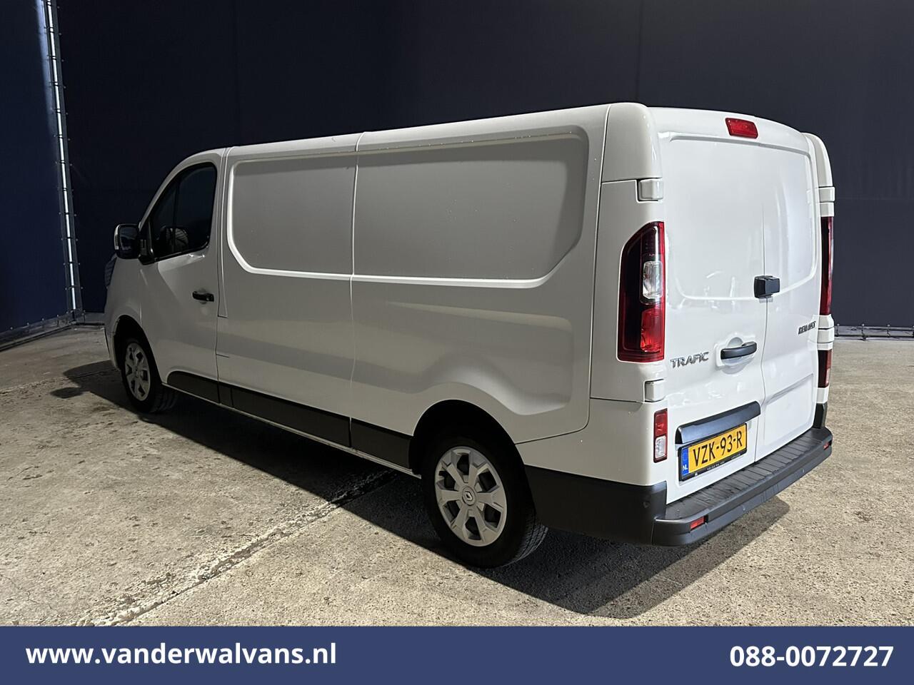 Renault TRAFIC 2.0 dCi 131pk L2H1 Euro6 Airco | Navigatie | LED | Cruisecontrol | Parkeersensoren Bijrijdersbank, 2500kg trekvermogen