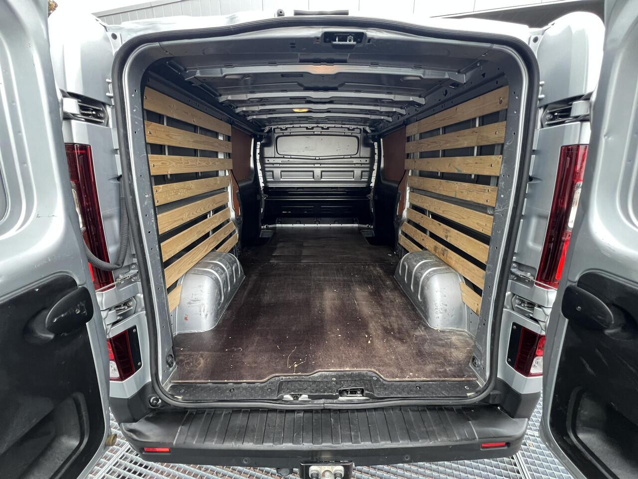 Renault TRAFIC 2.0 dCi 130 T30 L2H1 Work Edition | Navigatie | Trekhaak | Apple Carplay | Betimmering