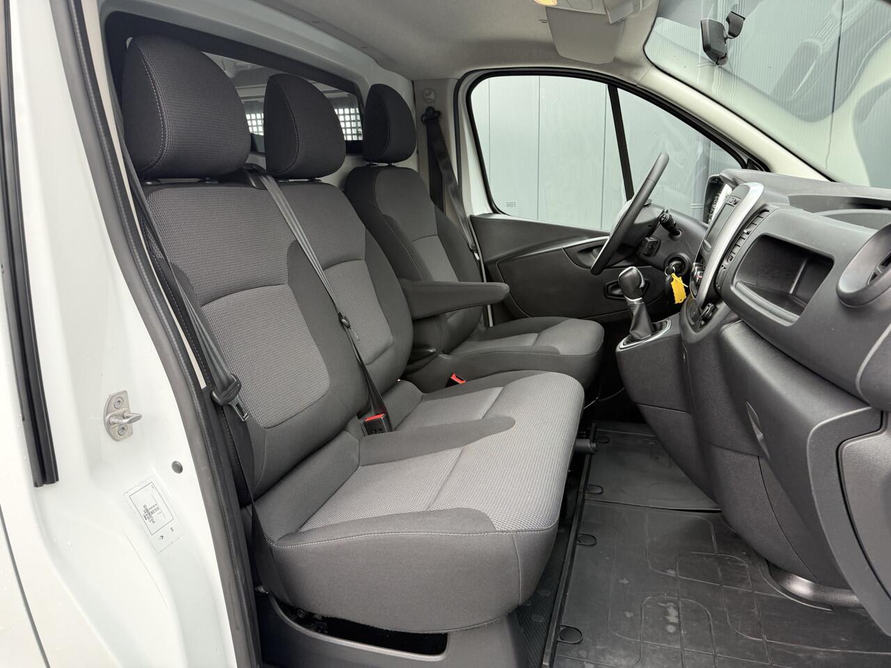 Renault TRAFIC 2.0 dCi 145 PK AUTOMAAT / L1H1 / 2x SCHUIFDEUR / TREKHAAK / AIRCO / CRUISE / 3-ZITS / LED