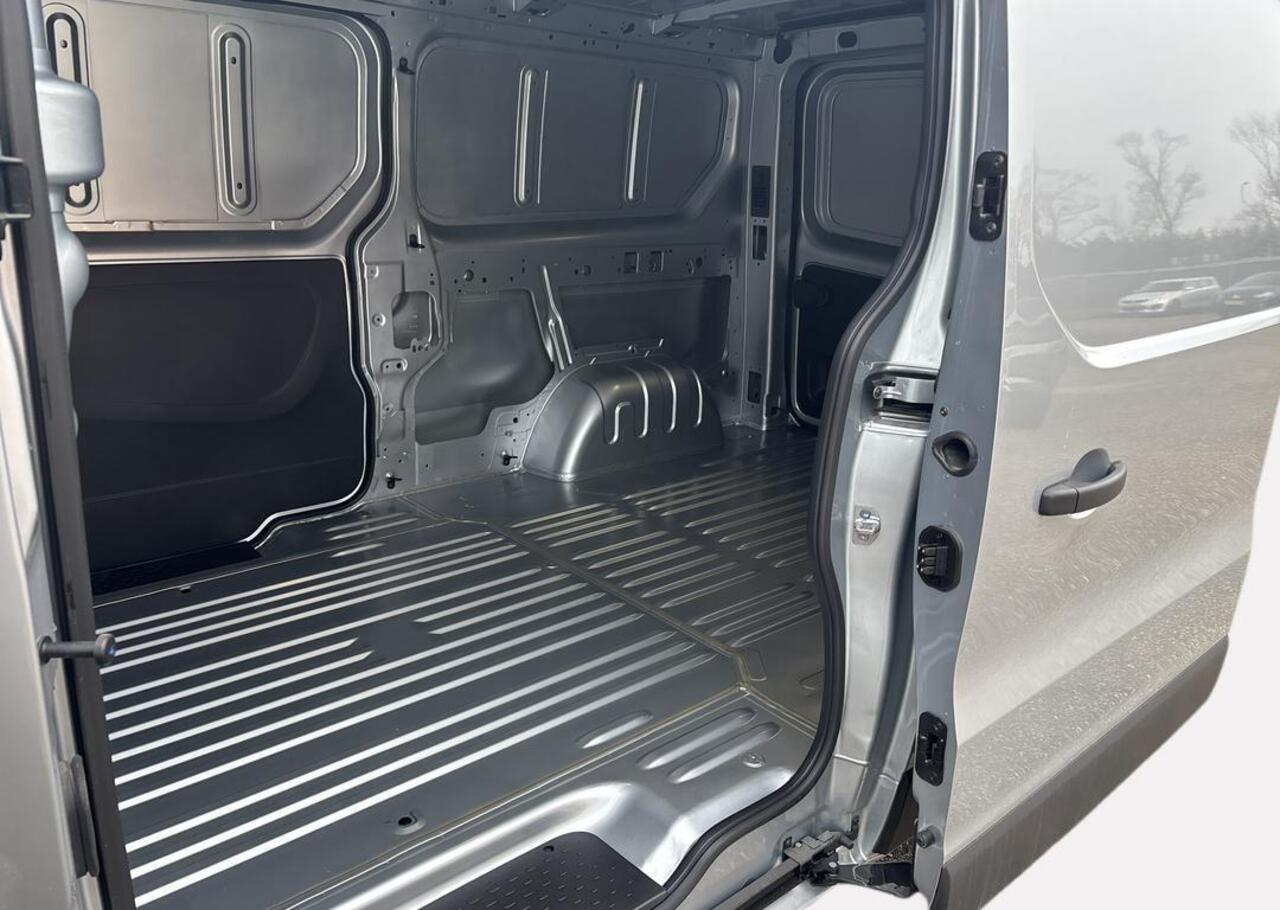 Renault TRAFIC 2.0 Blue dC1 150 EDC T30 L2H1 Advance - Zijschuifdeur links zonder ruit / EASY LINK navigatiesysteem met 8\" touchscreen en DAB+ radio en kaart Europa / Additionele parkeerhulp / Vierseizoenbanden met sneeuwvlokicoon / Reservewie
