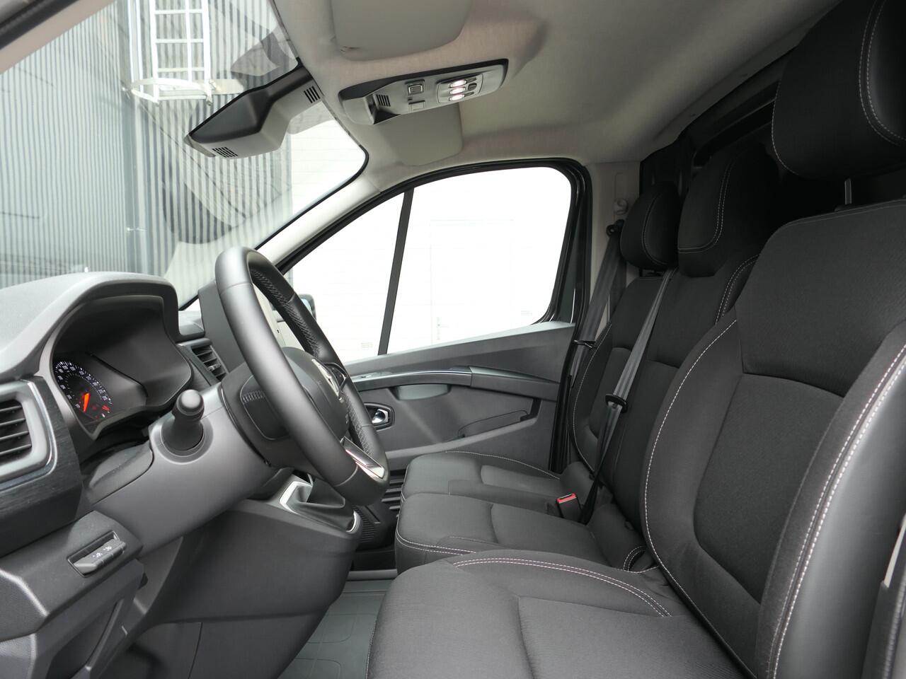 Renault TRAFIC 2.0 dCi 150 T30 L2H1 Luxe *AUTOMAAT* - Trekhaak, cruise, sensor v+a, camera