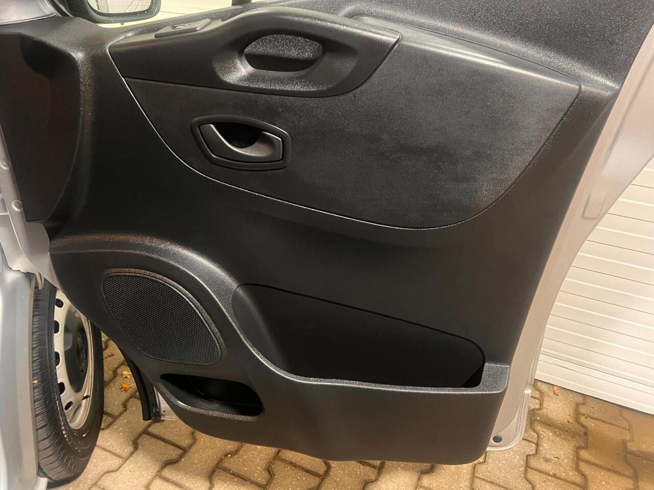 Renault TRAFIC 2.0 dCi 145 T29 L2H1 DC Comfort VVB438 BPM vrij! Benut nu nog uw voordeel!