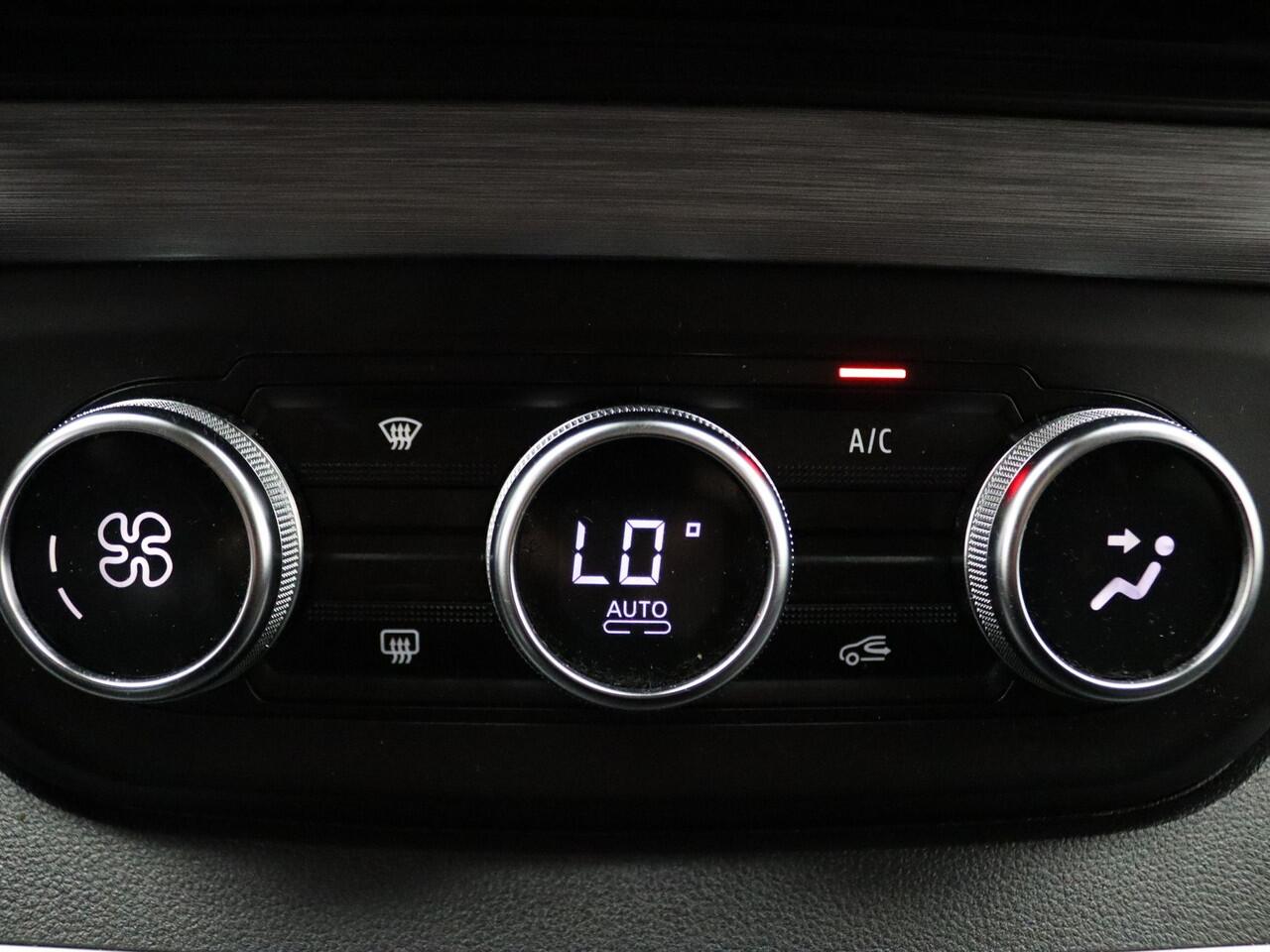 Renault TRAFIC L2H1 Spaceclass 7-Persoons dCi 170pk EDC/Automaat VIP stoelen | Camera | Climate | Navi | Parksens. | Stoelverwarming