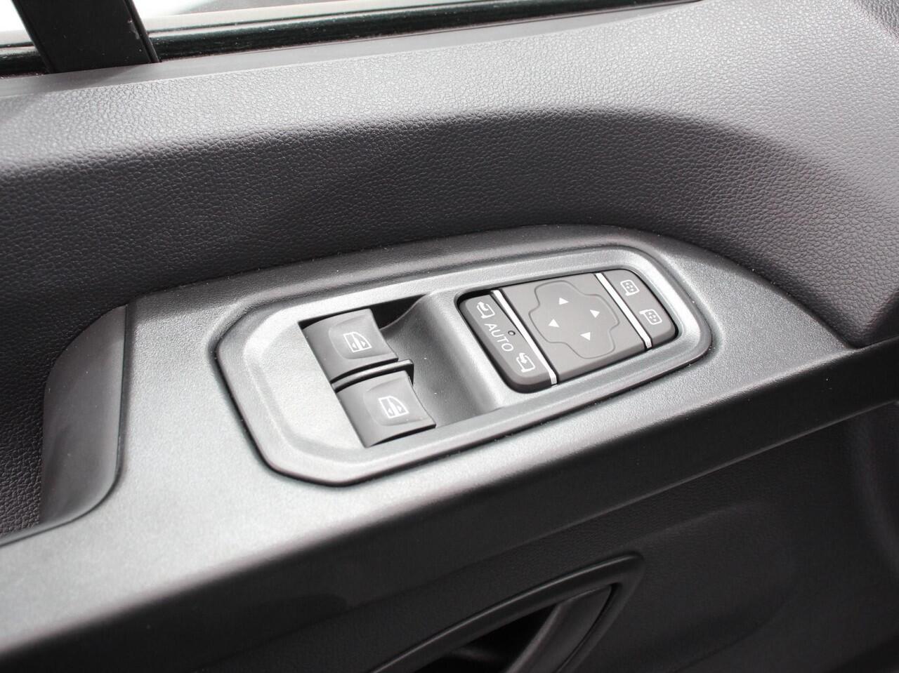 Renault TRAFIC 2.0 Blue dC1 150PK 2H1 Advance Dubbele Cabine Navigatie Airco Lichtmetalen velgen Betimmering Trekhaak Camera Parkeer sensoren Dab