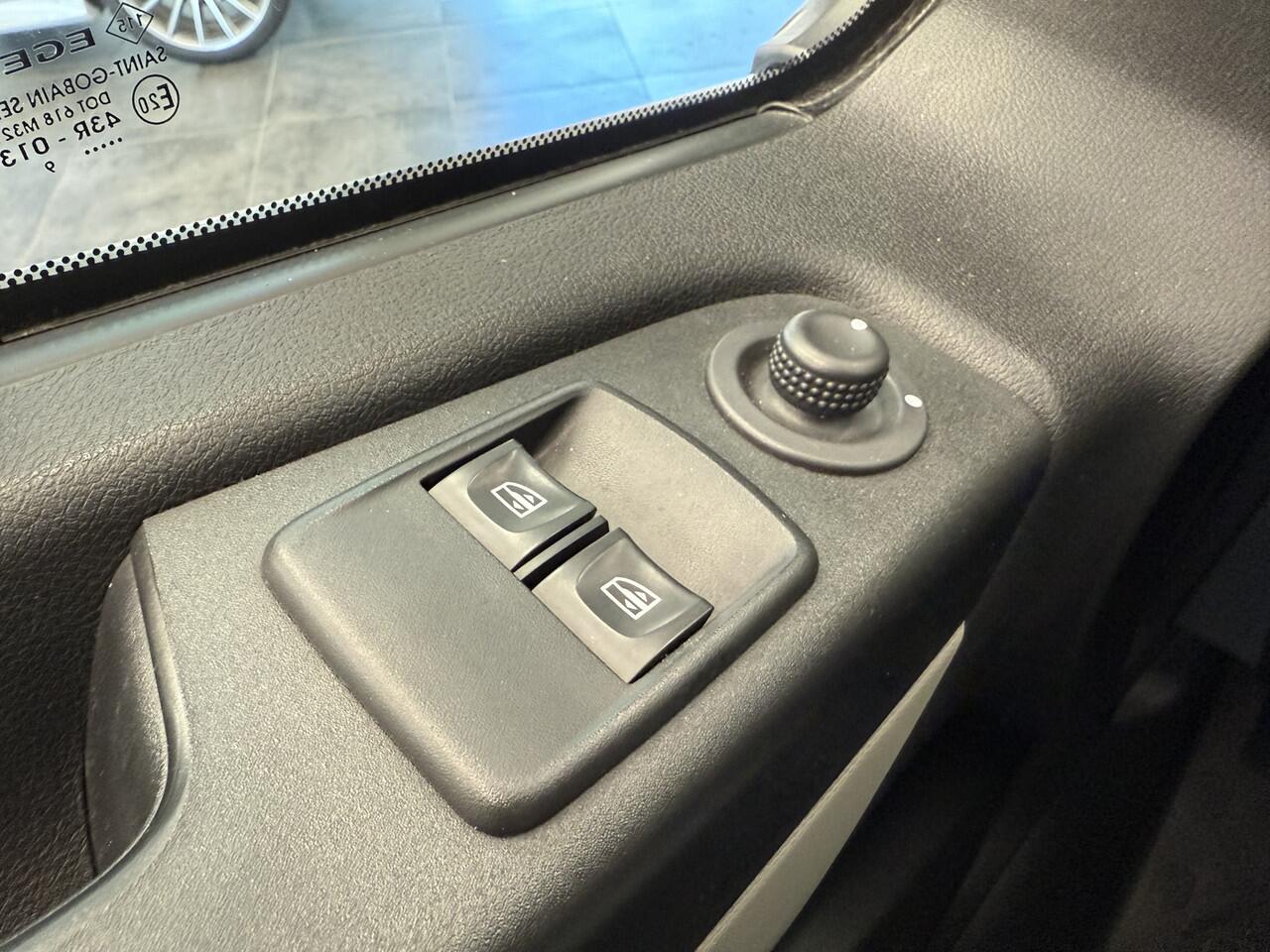 Renault TRAFIC 1.6 dCi T29 L2H1 Générique Airco Trekhaak tempex vloer afgetimmerd