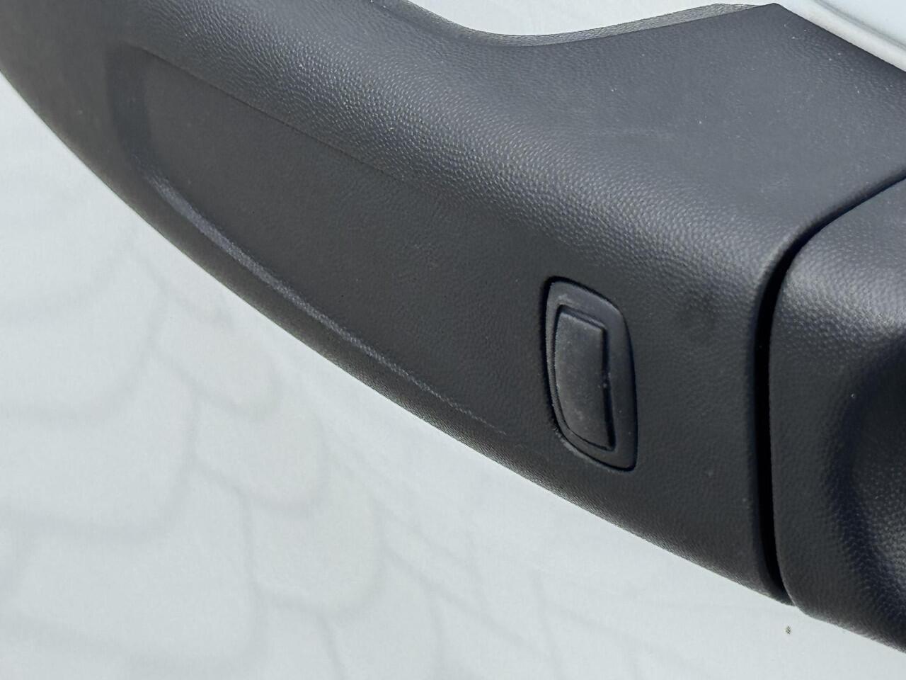 Renault TRAFIC 2.0 dCi 150 EDC L2H1 DC Luxe | DUBBEL CABINE | BLACK EDITION | SIDE BARS | TREKHAAK | NAVIGATIE | PARKEERCAMERA |