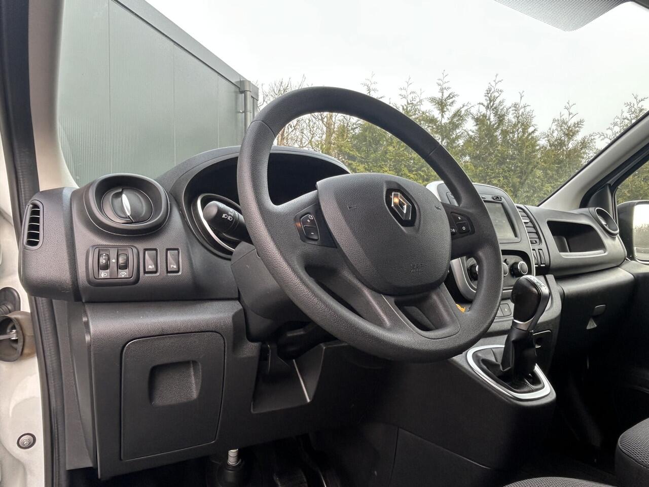 Renault TRAFIC 2.0 dCi 146 PK AUTOMAAT / L1H1 / 1e EIG. / 55.256 KM !! / AIRCO / CRUISE / NAVI / APPLE CARPLAY / 3-ZITS