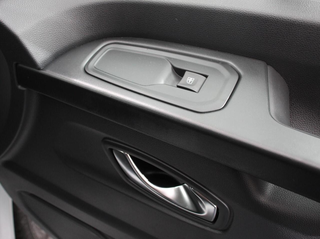 Renault TRAFIC 2.0 Blue dC1 150 EDC T29 L2H1 Extra Dubbele Cabine Navigatie Airco Lichtmetalen velgen Betimmering Trekhaak Camera Parkeer sensoren Dab