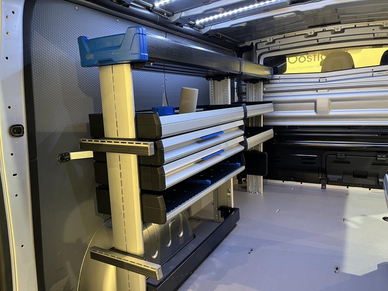 Renault TRAFIC 2.0 dCi L1H1 170 PK Automaat Servicebus / Sortimo Inrichting / Euro 6 / Airco / Cruise Control / Camera / Trekhaak / 3-Zits /