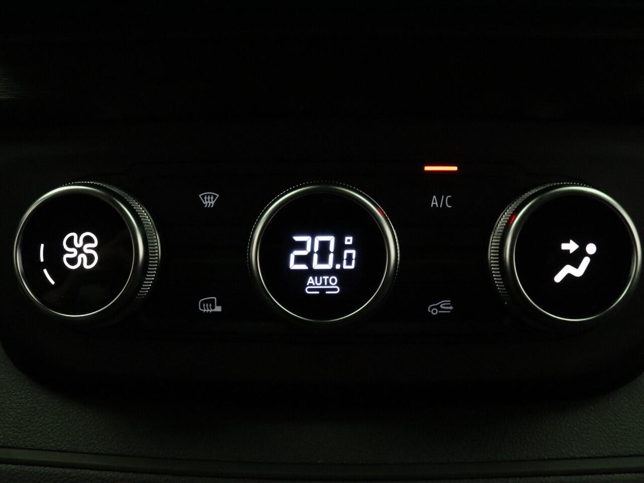 Renault TRAFIC 170pk Blue dCi T30 L2H1 Stam 75 Edition Automaat Camera | Cruise | Navi | Parkeersens. v+a | Stoelverw.