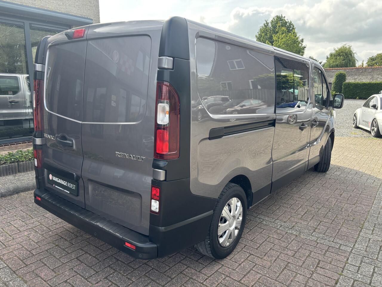 Renault TRAFIC 2.0 dCi 145PK Autpomaat L2H1 DC Luxe 6-Pers. / Navigatie / Full-LED