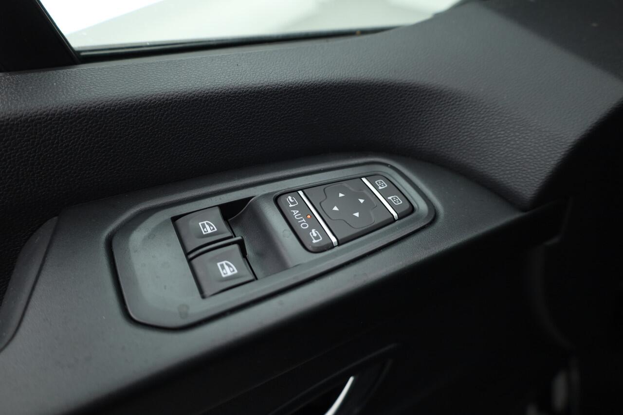 Renault TRAFIC 2.0 Blue-170pk-Automaat L2H1 Extra | Dubb.Cab. | 6 pers. | BLACK EDITION | Camera | Cruise | Navi | Voorraad | BPM Vrij