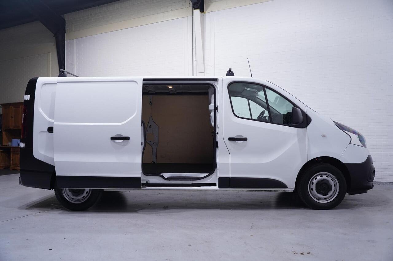 Renault TRAFIC 2.0 dCi 120pk L2H1 Airco, va 299,- p/mnd Laadruimte Pakket, Keyless Entry, PDC achter