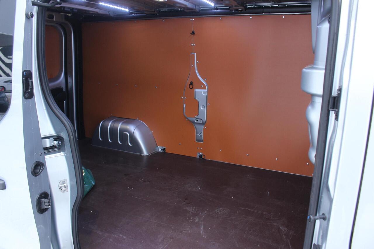 Renault TRAFIC 2.0 Blue dC1 150Pk EDC T30 L2H1 Extra | Anniversary Edition | Navigatie | Draadloze Apple & Android Carplay | Parkeersensoren & Camera | Trekhaak | Laadruimte afwerking | Lichtmetalen Velgen |