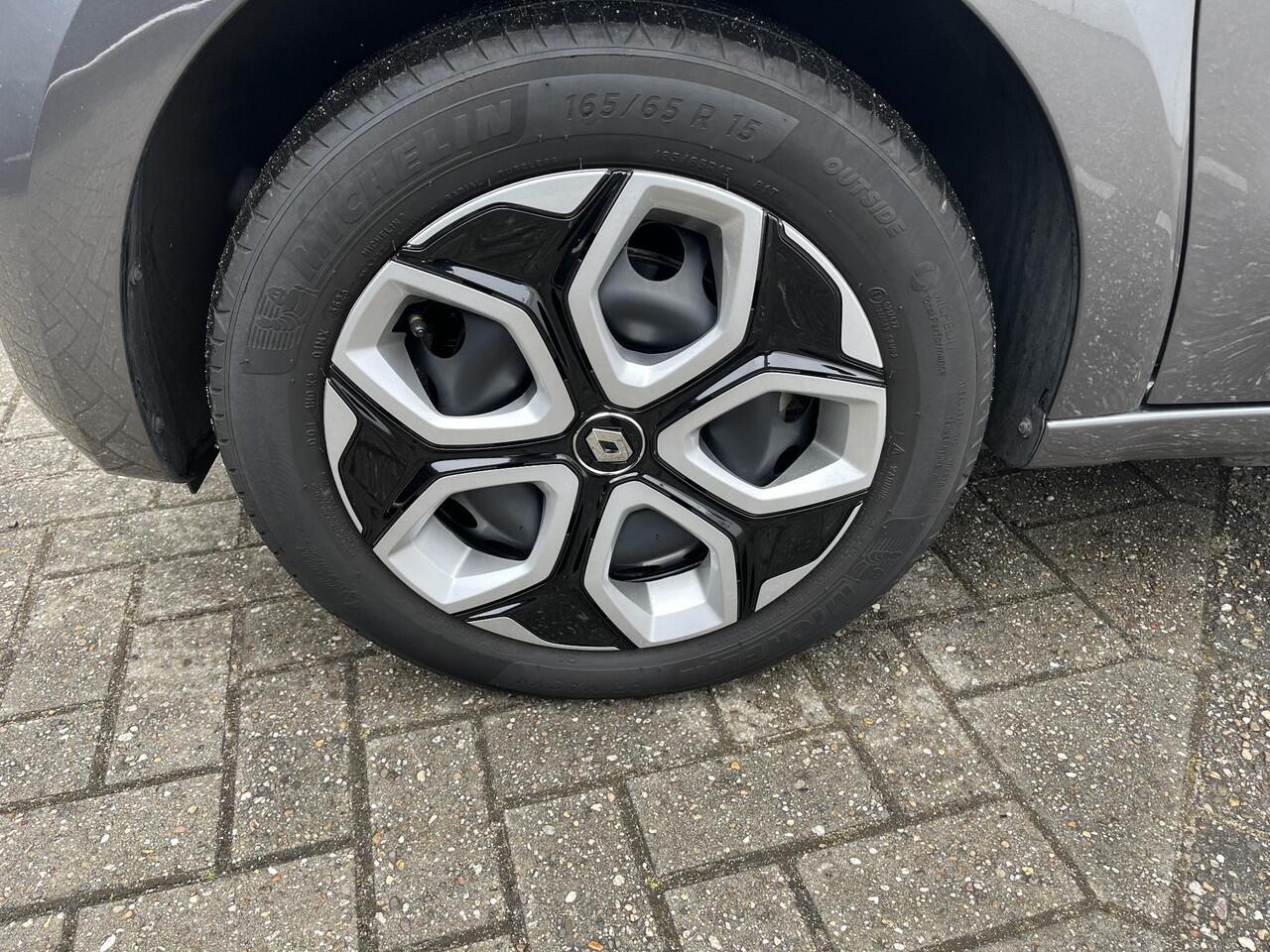 Renault TWINGO Z.E. R80 E-Tech Equilibre 22 kWh / Demo Zuidoost / vraag naar beschikbaarheid