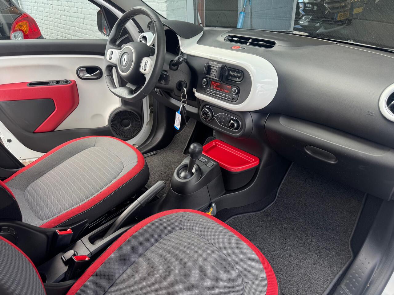 Renault TWINGO 1.0 SCe Intens AUT! 1e Eig! Zondag OPEN!