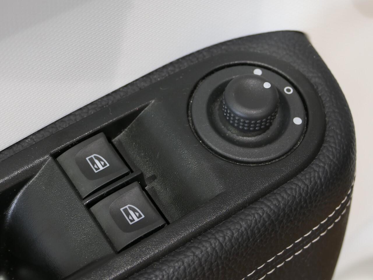 Renault TWINGO 1.0 SCe Intens *Apple carplay & android auto* - Cruise, sensor achter, airco