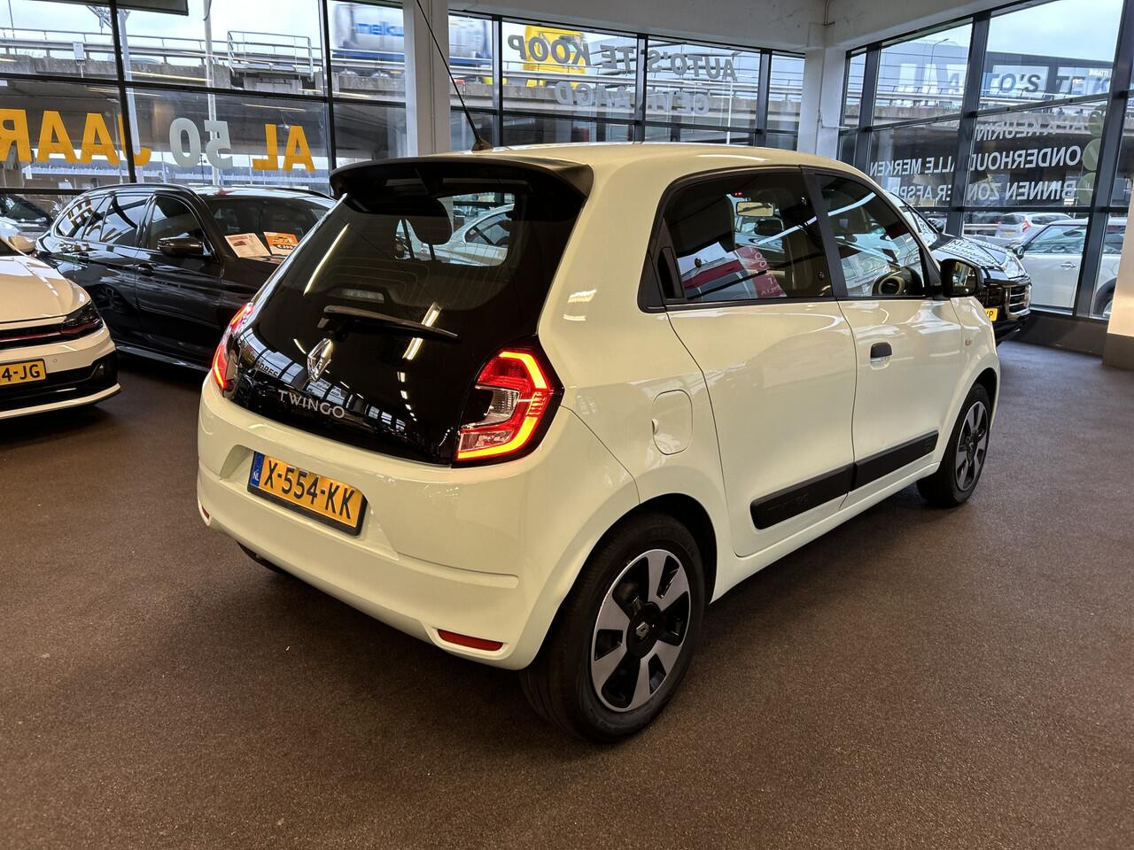 Renault TWINGO 1.0 SCe Life | Stoelverwarming | Snelheidsbegrenzer | Radio/MP3 | LED | 12/2020 | Hoge instap
