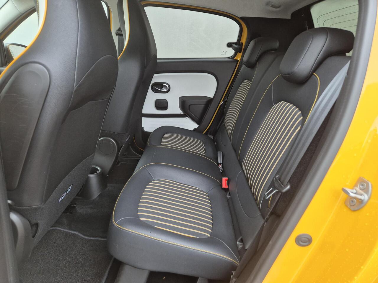 Renault TWINGO Z.E. R80 Intens Automaat / Accu SOH 96,74% / 22kWh WLTP 186 km stad 261 km / Apple Carplay Android Auto / Cruise control / Achteruitrijcamera / Climate control / Navigatie / Parkeersensoren achter / Lichtmetalen wielen 15" /