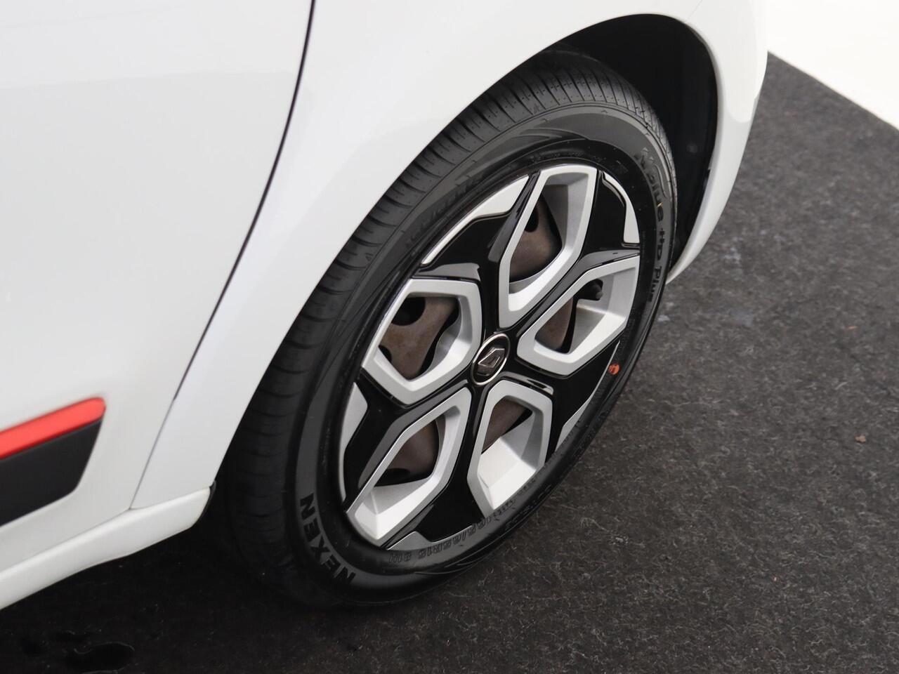 Renault TWINGO 1.0 SCe Collection 73PK | Exterieurpakket 'Rouge' | LED-Dagrijverlichting | Automatische Verlichting | Airconditioning | R&GO Radio | Bluetooth | LED-Dagrijverlichting | Elektrisch Verstelbare Spiegels | Snelheidsbegrenzer