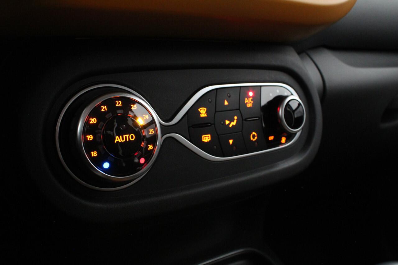 Renault TWINGO 0.9 TCe Intens > 92pk Automaat / Navigatie via Apple Carplay/Android Auto / cruise control
