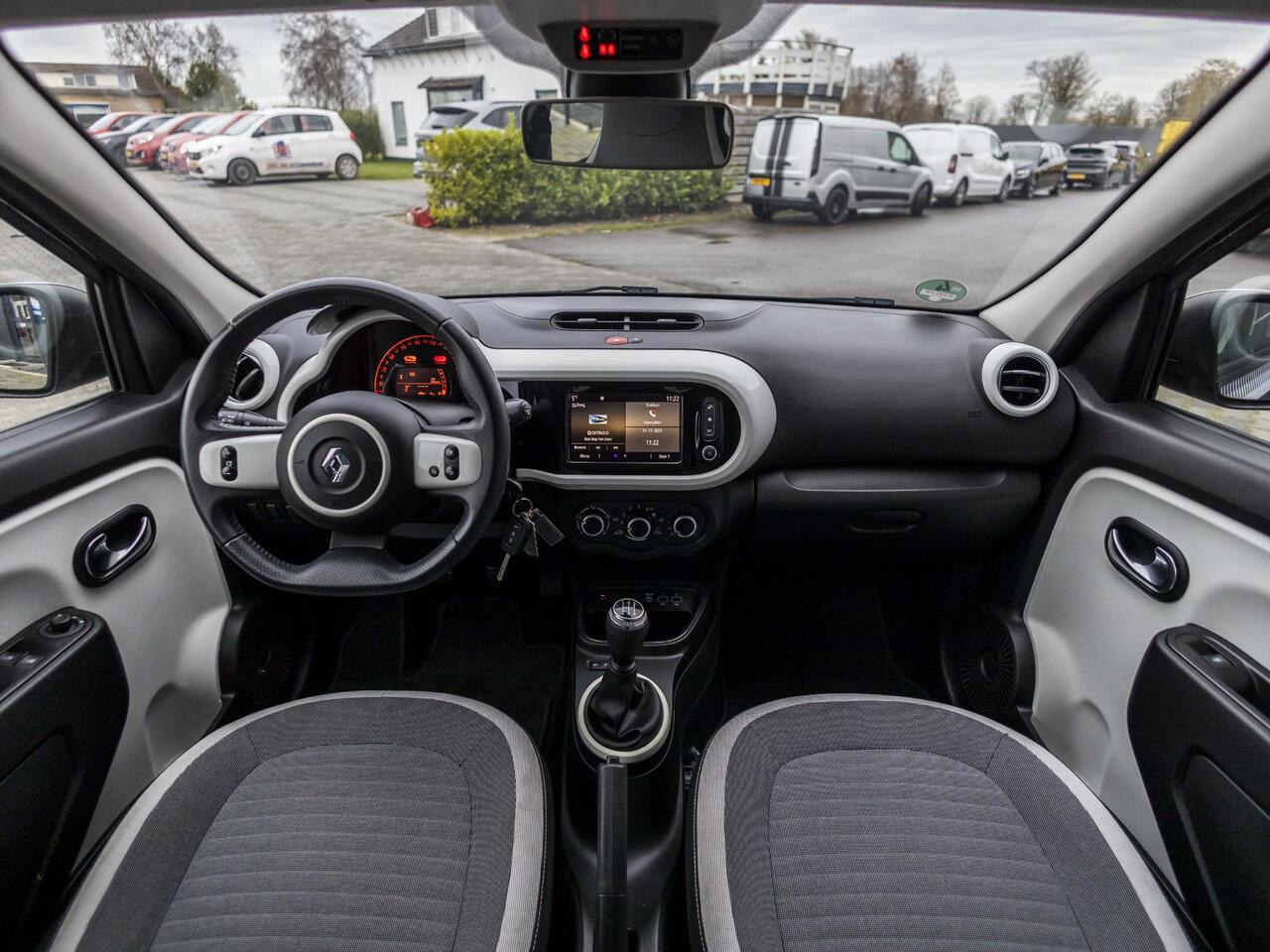 Renault TWINGO 1.0 SCe Collection apple carplay.