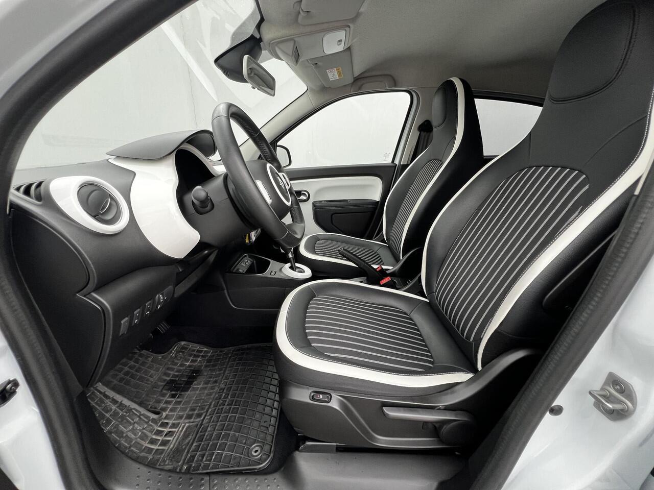 Renault TWINGO Z.E. R80 Intens Automaat / Dealer onderhouden / Accu SoH 95,46 % / Navigatie / Apple Carplay Android / Drie fase laden / Stoelverwarming /