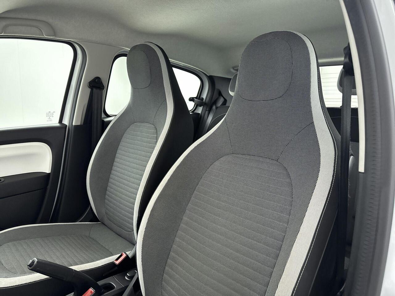 Renault TWINGO 1.0 SCe 65Pk Collection | Airconditioning | Radio DAB incl. Bluetooth | Centr. Vergrendeling met Afstandsbediening | Elektrisch bed. Ramen en Spiegels | Bank in Delen Neerklapbaar | Bestuurdersstoel in Hoogte Verstelbaar |