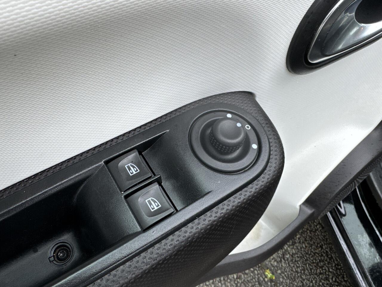 Renault TWINGO Z.E. R80 Collection NAVI/ECC/PDC