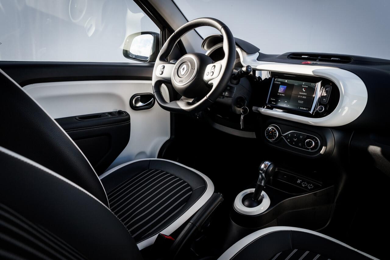 Renault TWINGO Z.E. R80 Intens | Automaat |1e Eign | 3 fase laden | Stand Kachel | Clima | DAB | Cruise control | 15 INCH LMV |