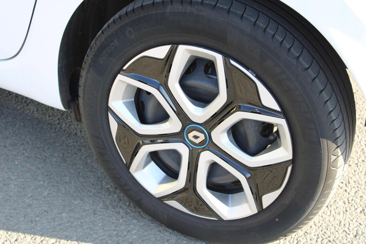 Renault TWINGO Z.E. R80 Collection / PACK CITY / PACK LOOK / EASY LINK NAVIGATIE