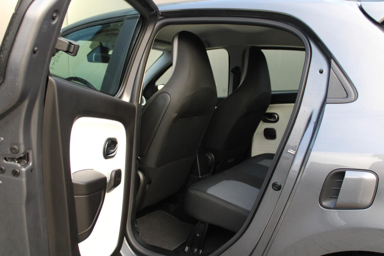 Renault TWINGO Z.E. R80 Collection - Camera - Cruise - Lane Assist - Auto Klimaat - Navi - DAB - Rijklaar