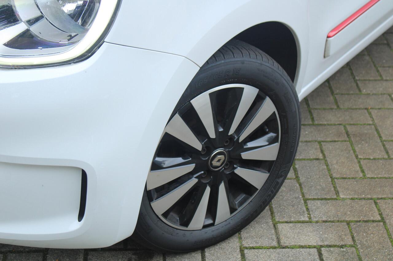 Renault TWINGO 1.0 SCe 65pk Intens | Apple Carplay | Cruise control | DAB | Parkeersensoren