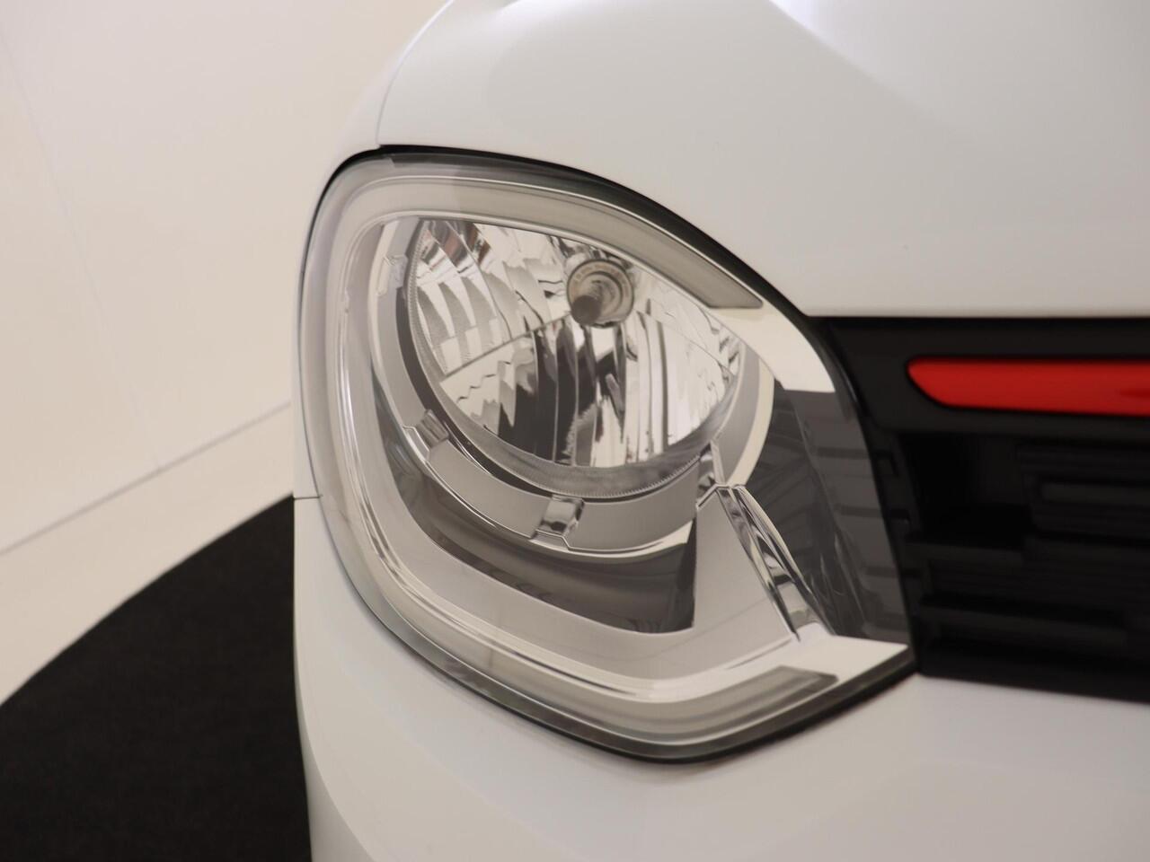 Renault TWINGO 1.0 SCe Collection 73PK | Exterieurpakket 'Rouge' | LED-Dagrijverlichting | Automatische Verlichting | Airconditioning | R&GO Radio | Bluetooth | LED-Dagrijverlichting | Elektrisch Verstelbare Spiegels | Snelheidsbegrenzer