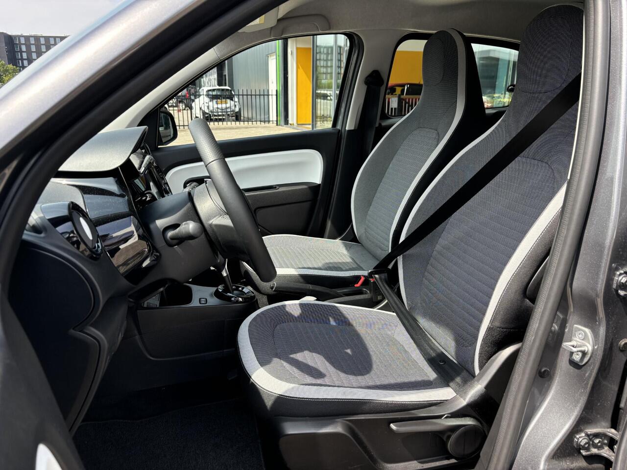 Renault TWINGO Z.E. R80 E-Tech Equilibre 22 kWh / PARKEERSENSOREN ACHTER MET SONISCHE WEERGAVE /