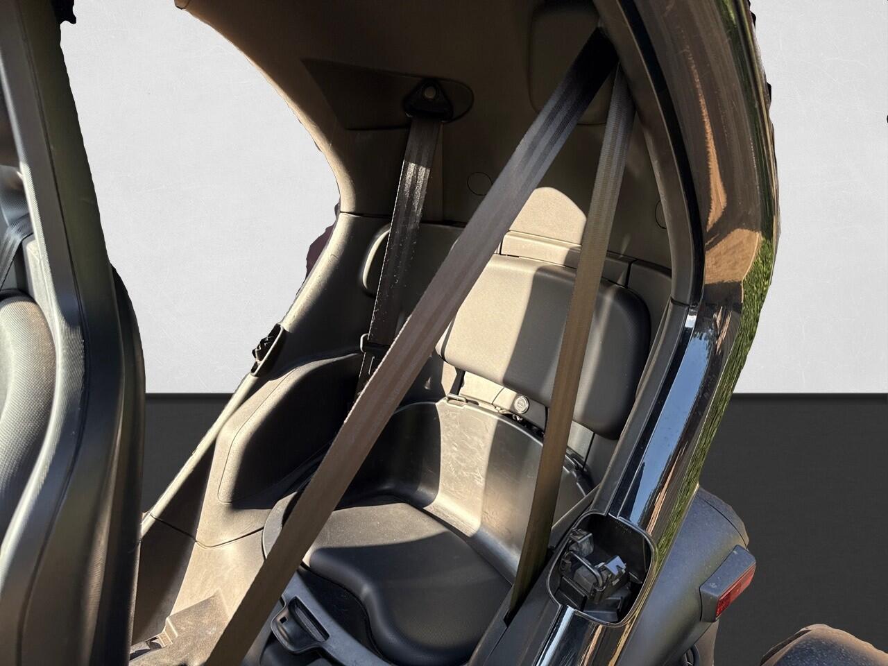 Renault TWIZY 45KM/PH / VANAF 16 JAAR TE RIJDEN / CARKIT / PDC ACHTER / VOORRUIT VERWARMING