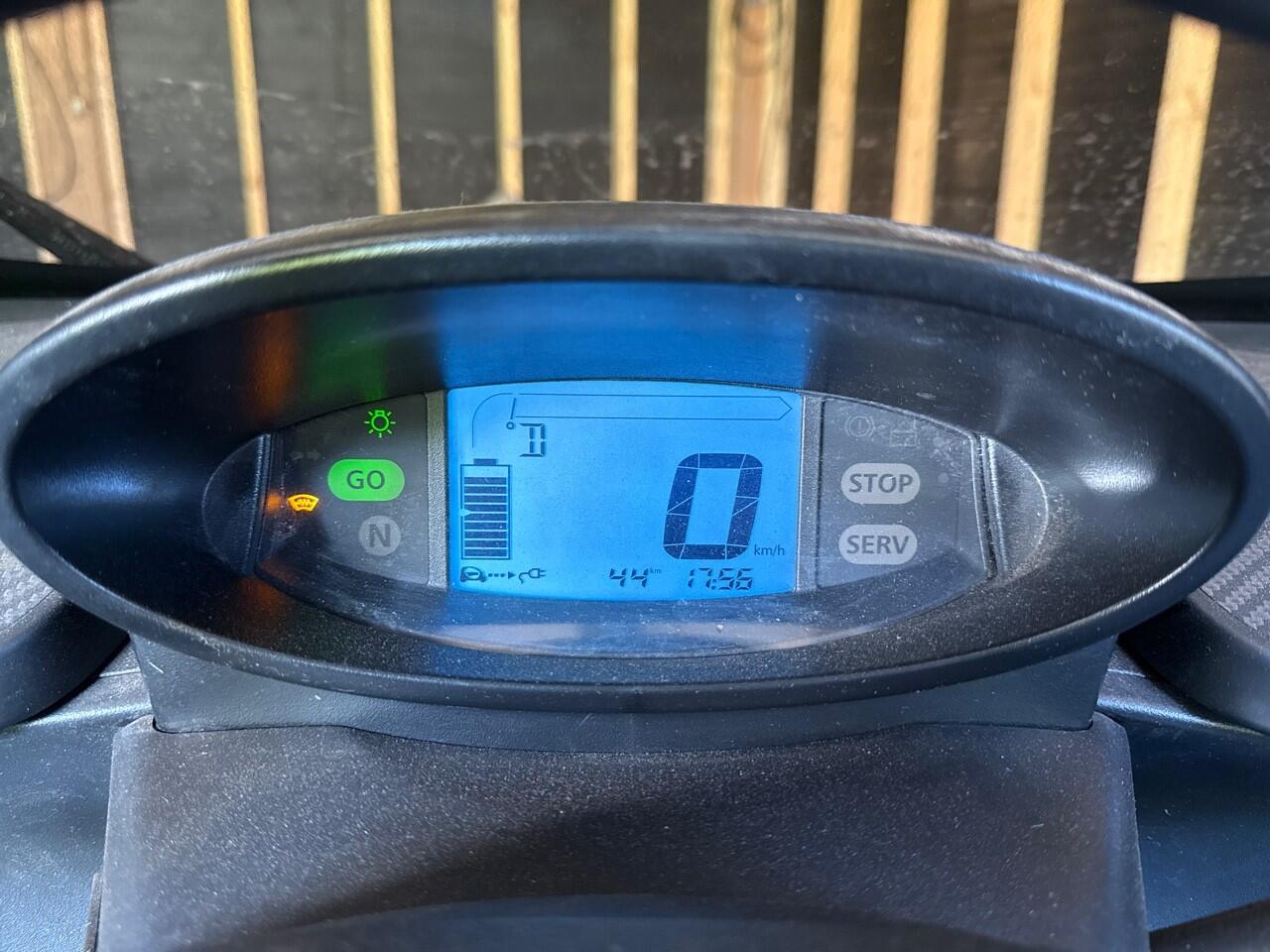 Renault TWIZY 45KM/PH / VANAF 16 JAAR TE RIJDEN / CARKIT / PDC ACHTER / VOORRUIT VERWARMING