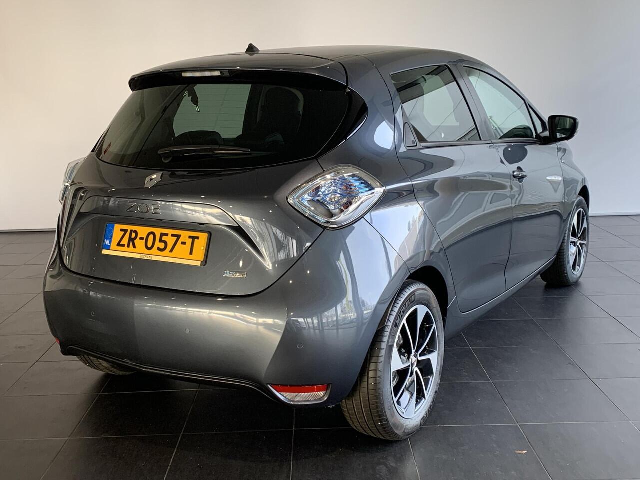 Renault ZOE R110 Iconic 41 kWh (ex Accu) NAVIGATIE | ACHTERUITRIJCAMERA | PARKEERSENSOREN ACHTER | CLIMATE CONTROL