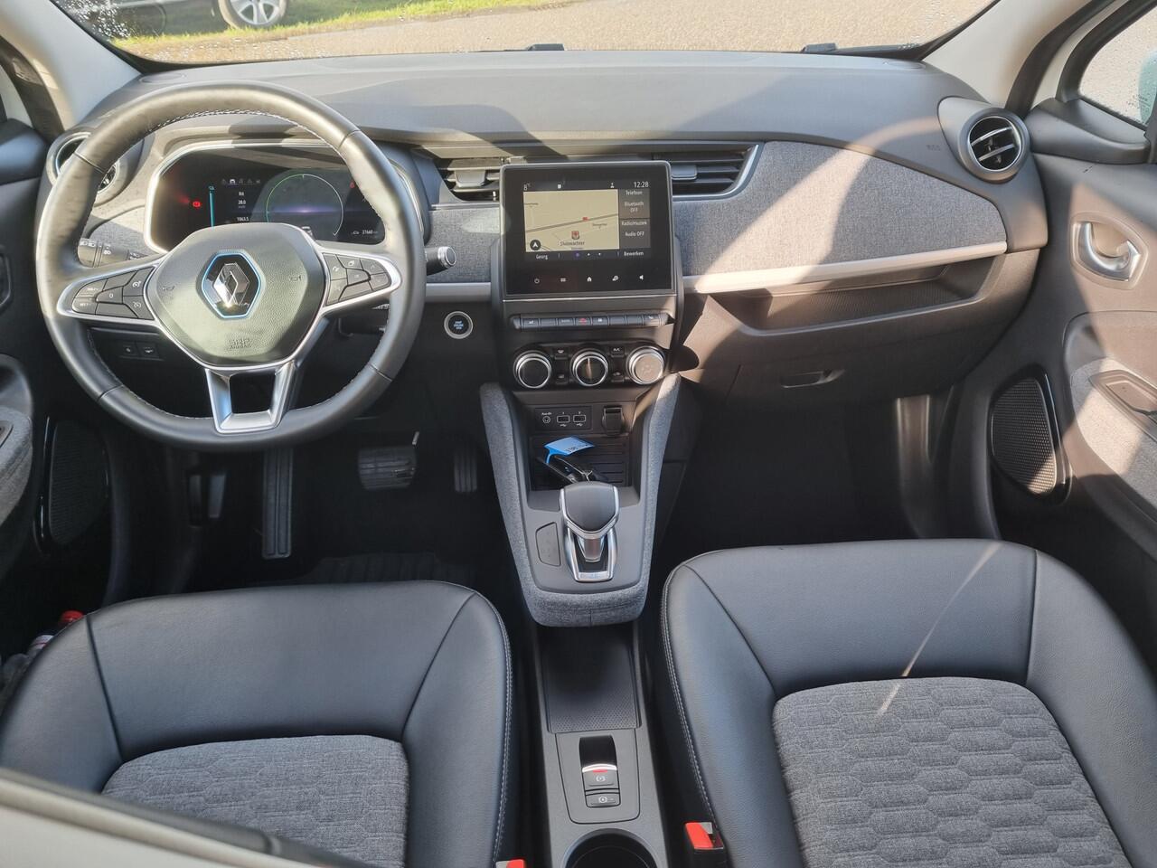 Renault ZOE E-TECH ELECTRIC R135 Intens 50 (KoopBatterij) / incl. BTW / CCS SNELLADER / Parkeersensoren V+A / Easy link Navi / Achteruitrijcamera / Airco / Keyless entry