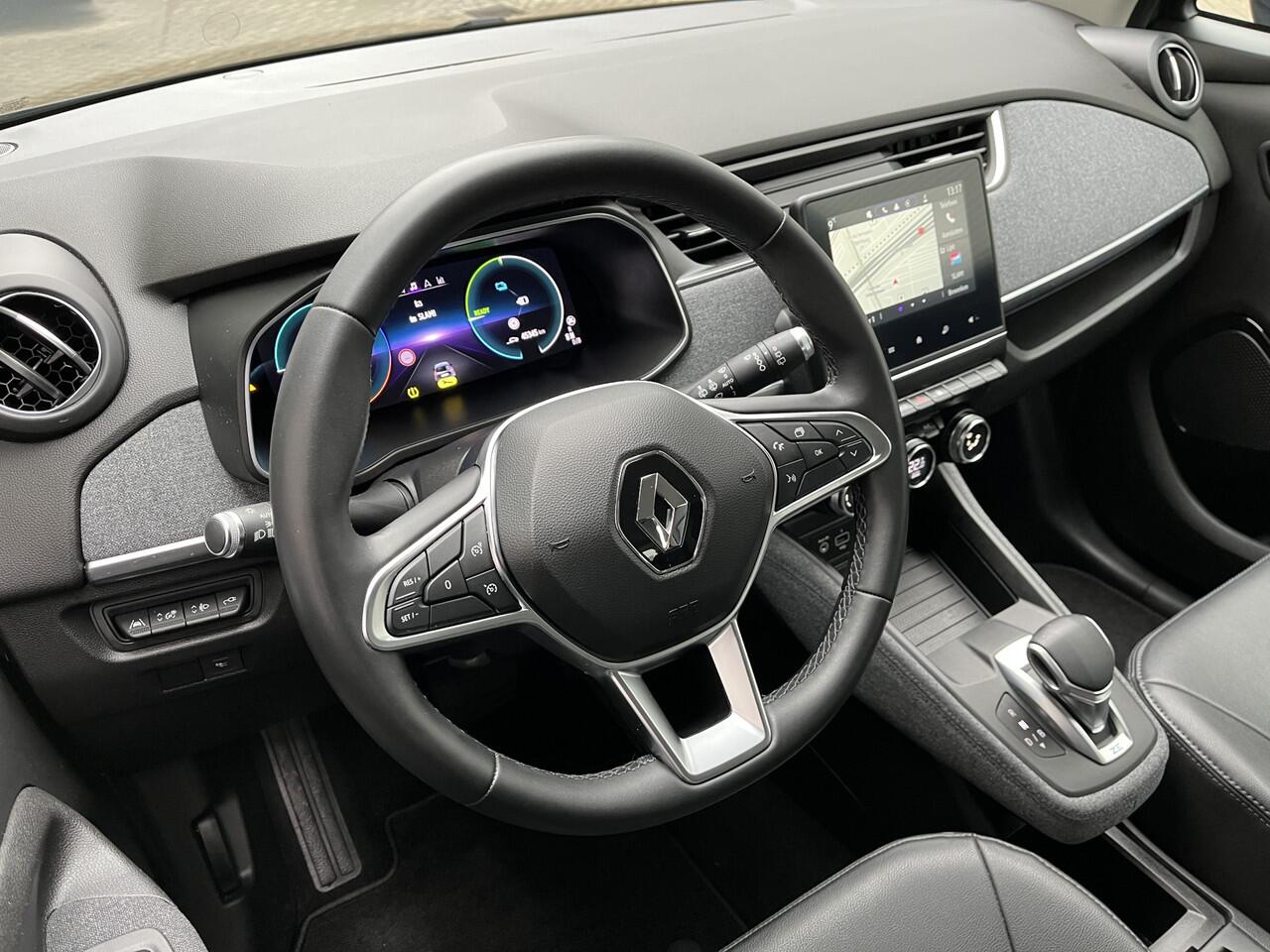 Renault ZOE R135 Intens 52 kWh / Navigatie / Half leer / Climate controle / Camera / Parkeersensoren V+A / Lichtmetaal 16 inch / **
