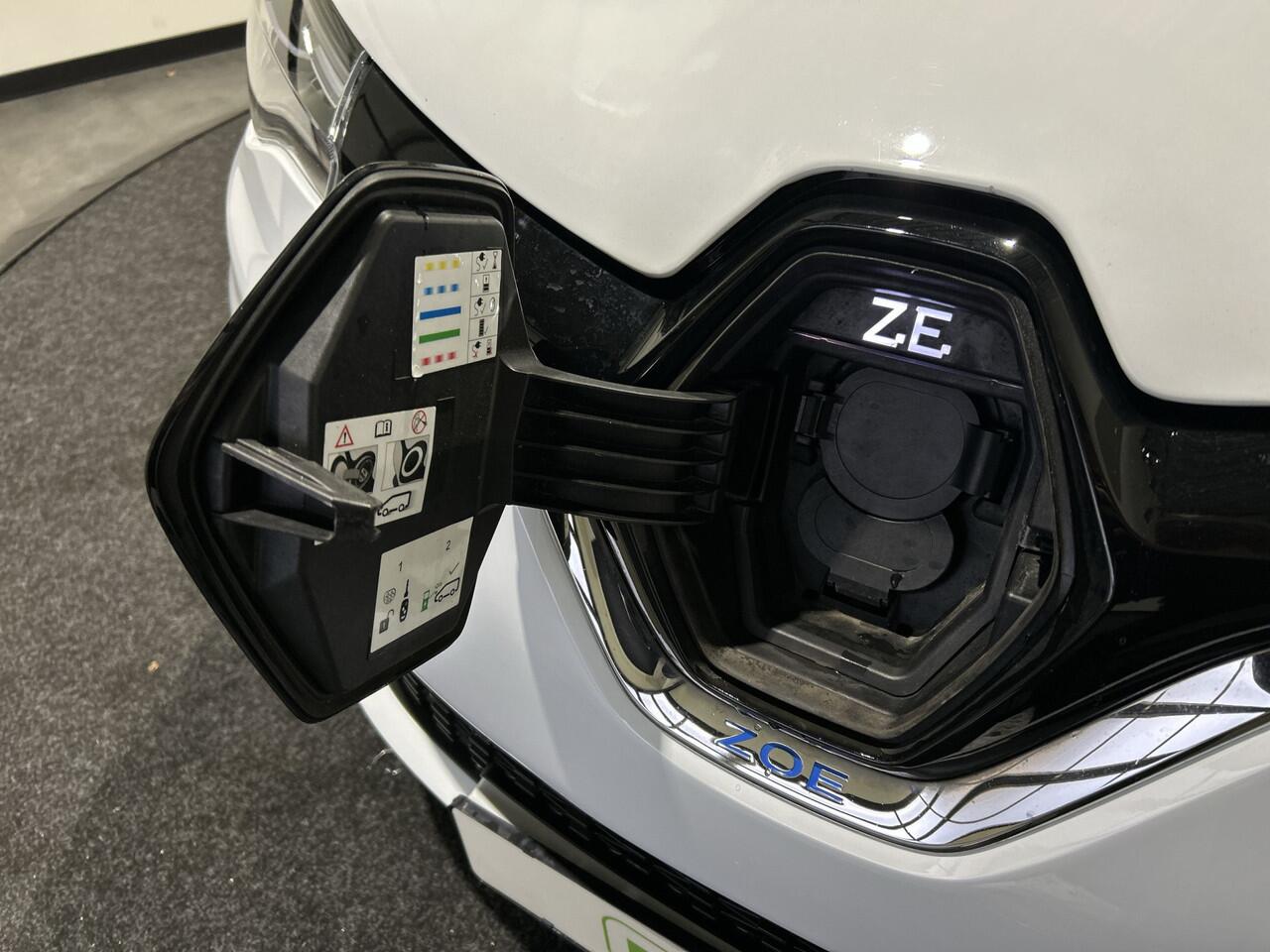 Renault ZOE R135 Zen 52 kWh Parkeersensoren voor en achter | Parkeer Camera