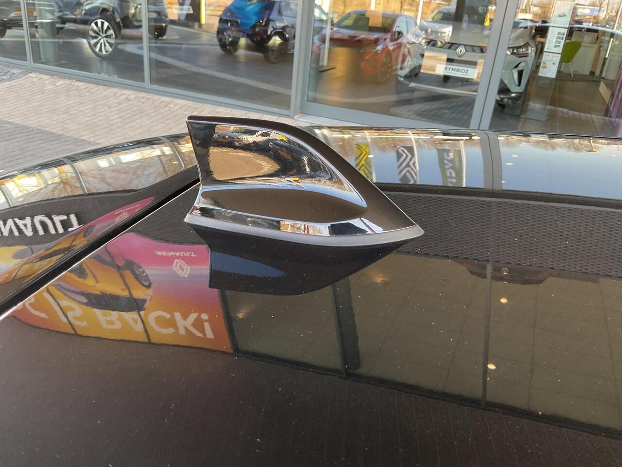 Renault ZOE R135 Iconic 52 kWh 100% ELEKTRISCH / AUTOMAAT / APPLE CARPLAY & ANDROID AUTO / PARKEERSENSOREN / PARKEERCAMERA / CRUISE CONTROL / CLIMATE CONTROL