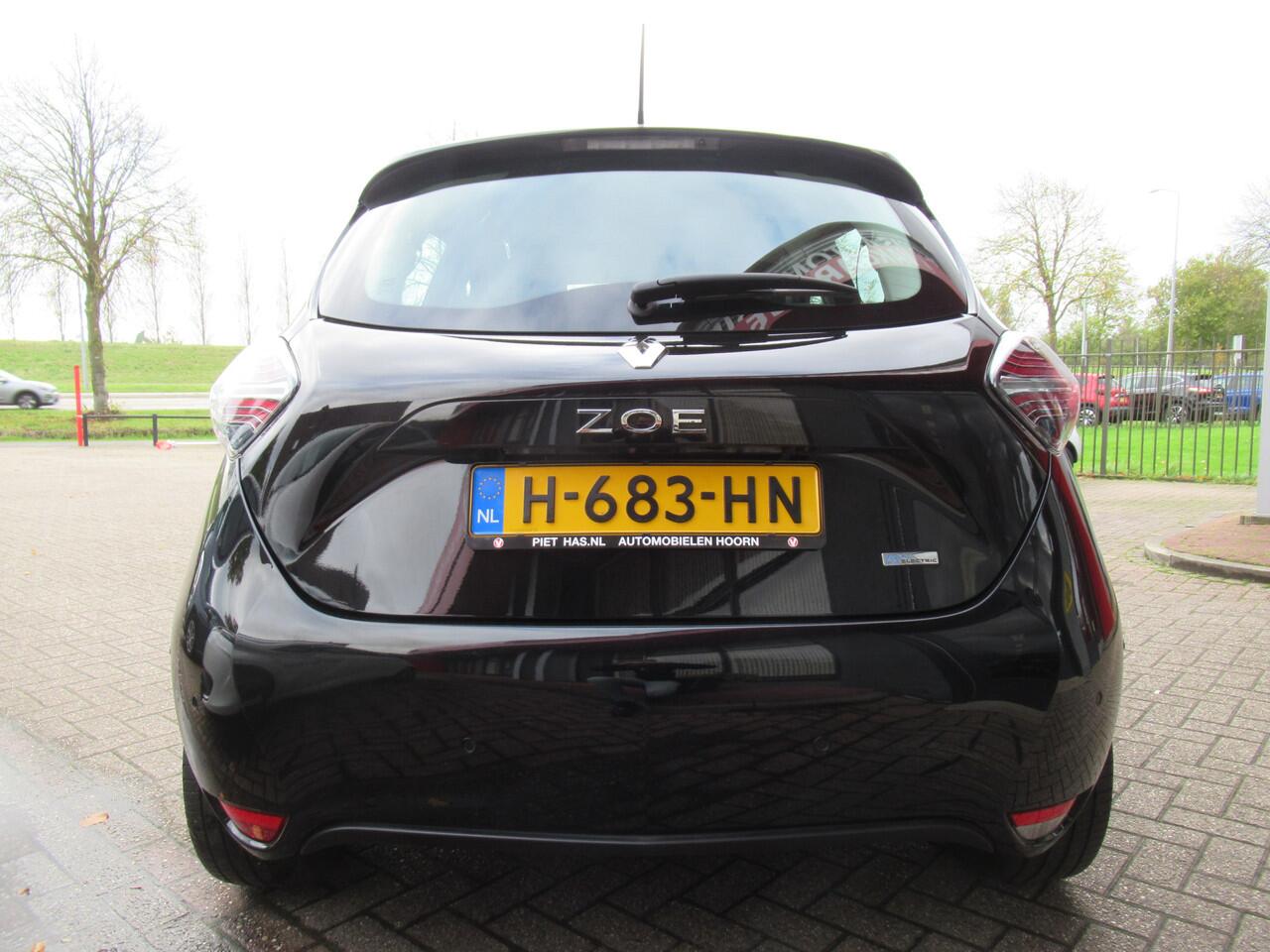 Renault ZOE R135 Zen 52 kWh (inclusief koopaccu ! ] | Airco | Apple Carplay | Parkeersensoren | Incl. BOVAG Garantie | LED Dagrijverlichting | Keyless Entry |
