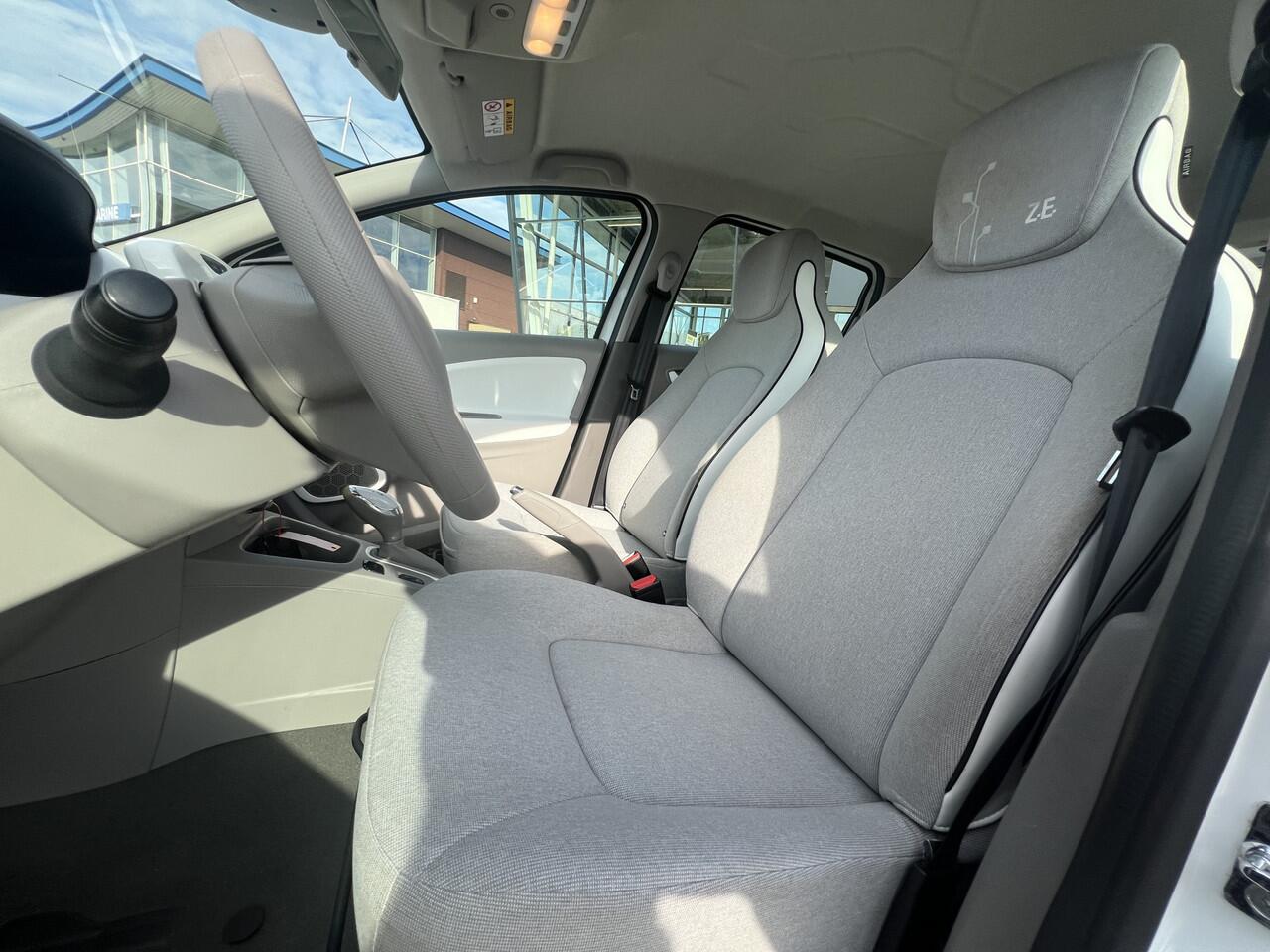 Renault ZOE E-Tech ELECTRIC R90 Life 41 kWh Huur Accu / Airco / Cruise /